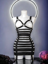 Carica l&#39;immagine nel visualizzatore di Gallery, HELIX - Bandage Strap Harness Dress
