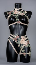 Charger l&#39;image dans la galerie, SEPTEMBER MOON - Pretty Floral Lace Cage Bra

