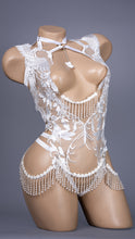 Carica l&#39;immagine nel visualizzatore di Gallery, WHITE SWAN - Couture Ivory Lace &amp; Pearl Bodycage
