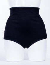 Cargar imagen en el visor de la galería, MISSION 3 - Classic Cut High Waist Hotpants Shorts
