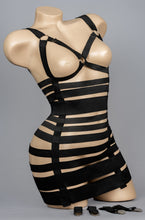 Charger l&#39;image dans la galerie, HELIX - Bandage Strap Harness Dress
